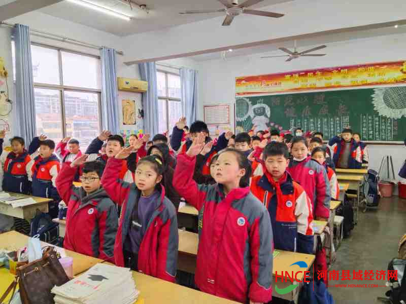 民权县实验小学举行安全教育日主题升旗仪式