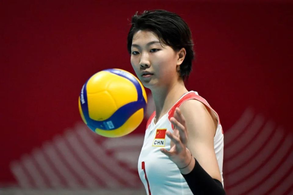 女排横扫日本队成功卫冕,队长袁心玥渐入佳境_腾讯新闻