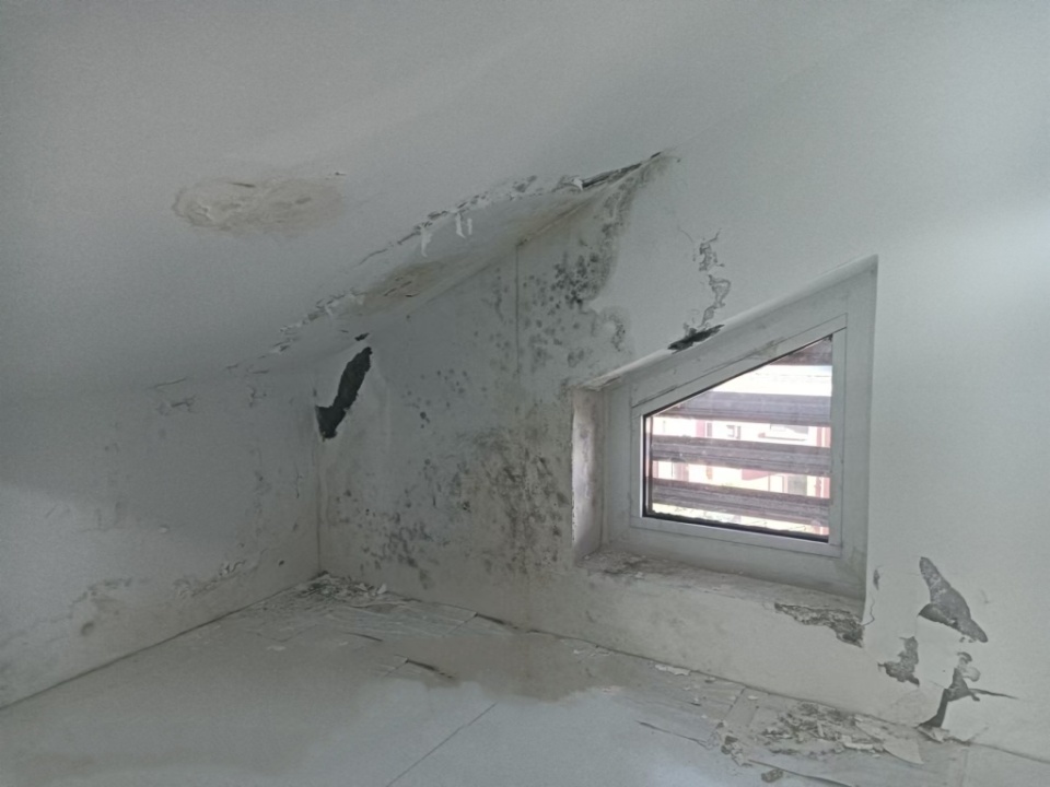 胶州胶东首府房屋漏雨严重,咋解决?