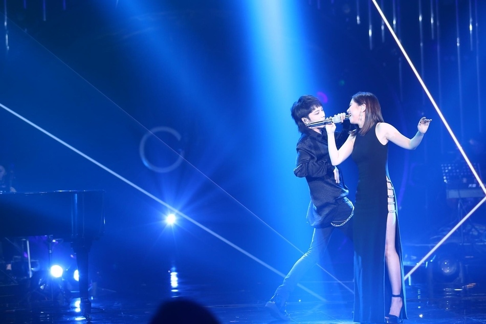 华晨宇在前邓紫棋在后,两大新生代头部确定,我却看出他们的区别_腾讯