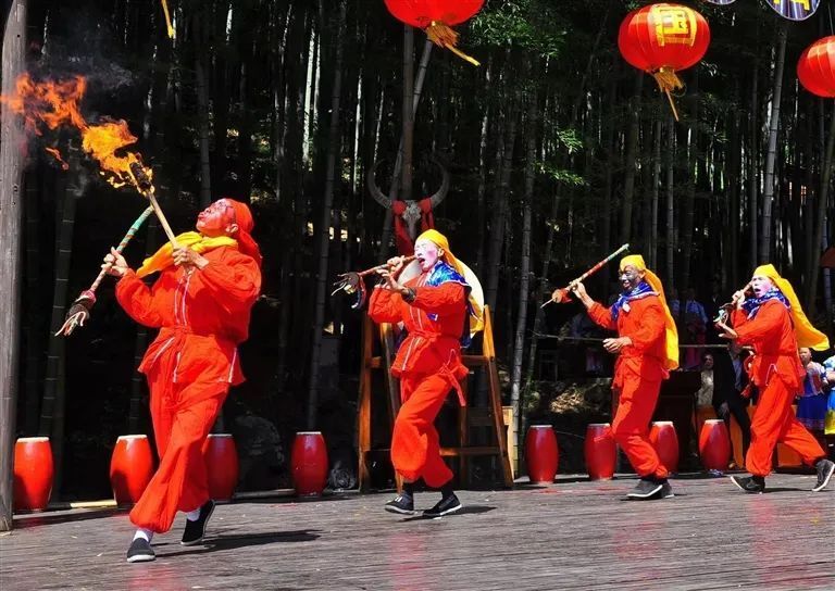 胡梅元:祁门建县于唐永泰二年,迄今已有1200多年的历史.游千年古县.