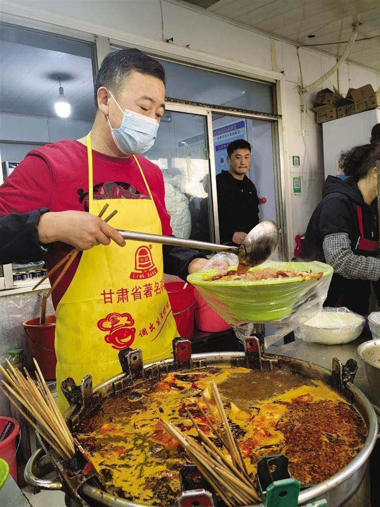 甘肃麻辣烫火出圈_腾讯新闻