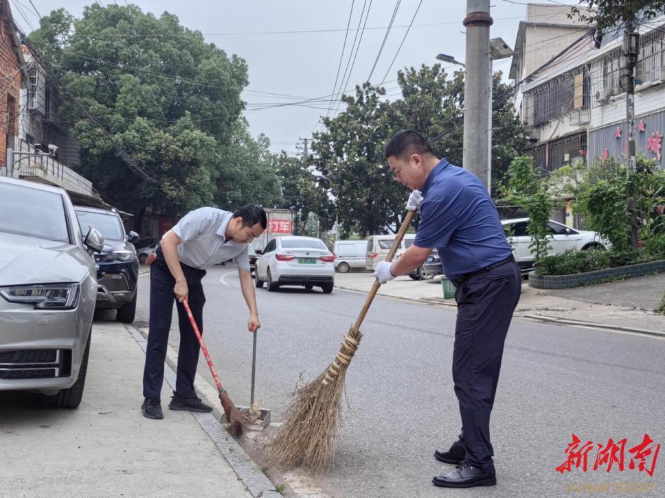 长沙捞刀河街道:开展节前环境大扫除,擦亮天蓝水清环境"新气色"_腾讯
