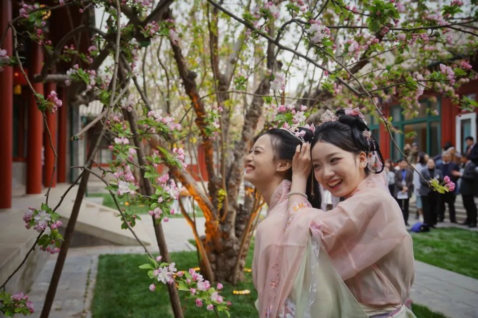 "国潮风"流行的密码到底在哪儿?