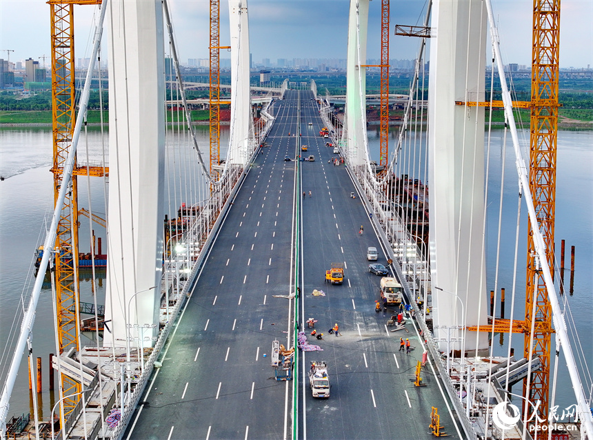 江西南昌:跨江特大桥通车在即