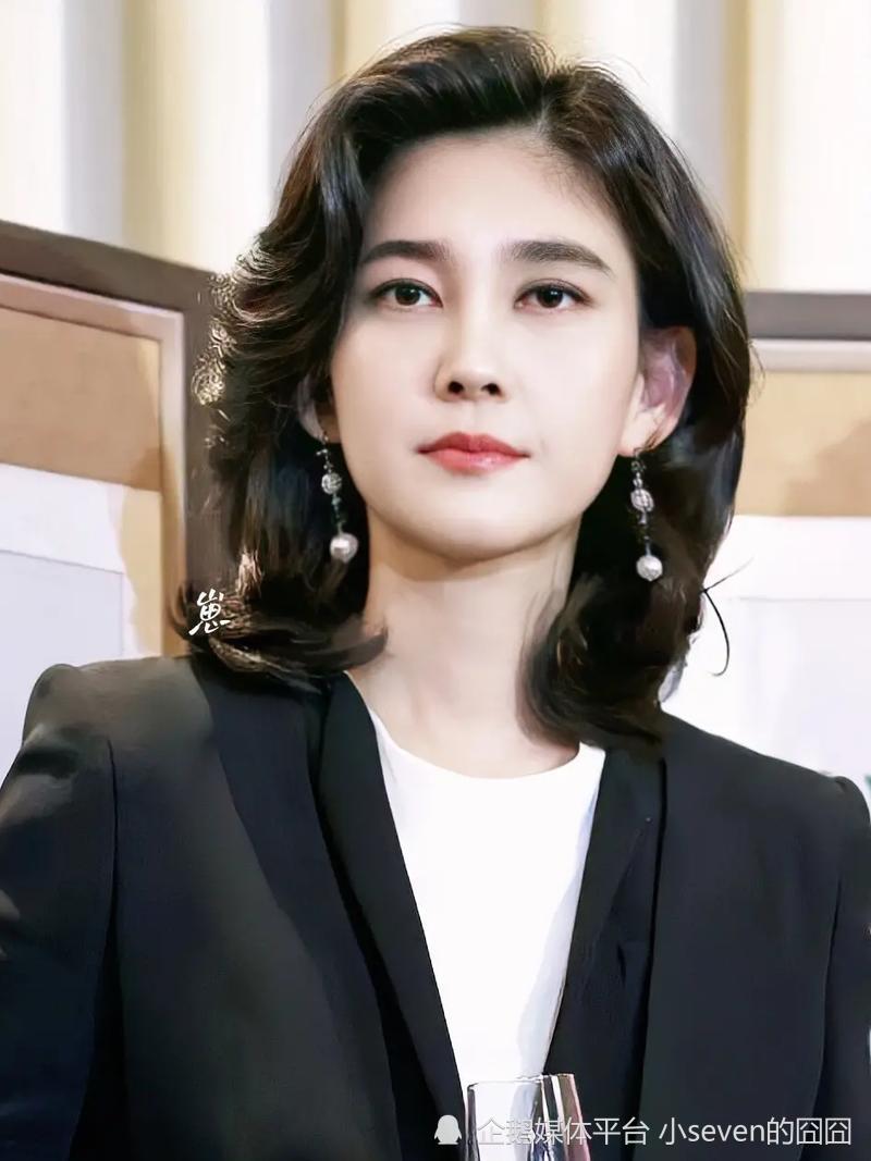 54岁三星长公主李富真近照曝光，满脸皱纹苍老很多，没森林北漂亮_腾讯新闻