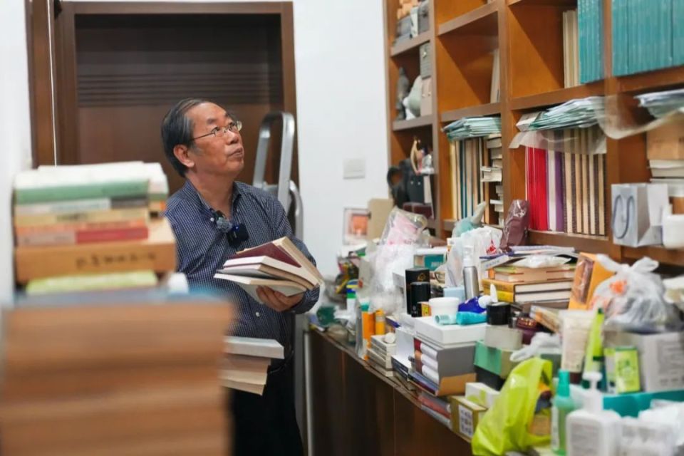 陈平原、夏晓虹夫妇首批捐赠藏书运往首图，陈夏书房将向读者开放_腾讯新闻