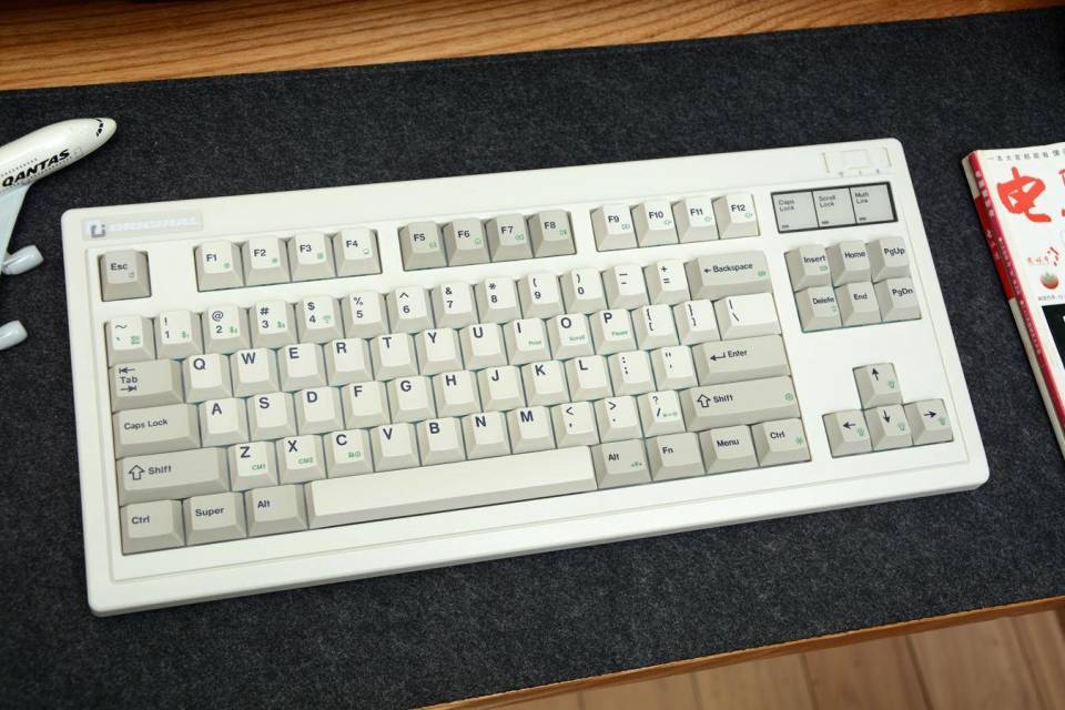 大爷的外观,小伙的心,腹灵og87复古灰三模机械键盘开箱_腾讯新闻