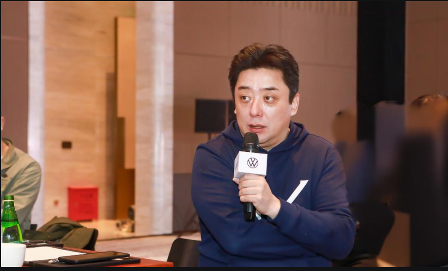 “胖头俞”又升了！上汽大众是喜是忧？_腾讯新闻