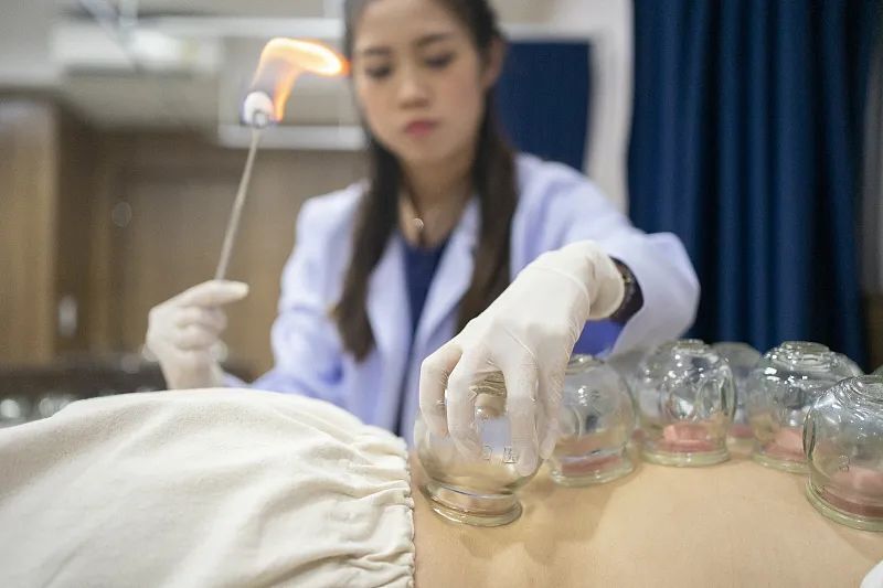 【健康】拔罐后的罐印都暗示啥?哪些人不宜拔火罐?