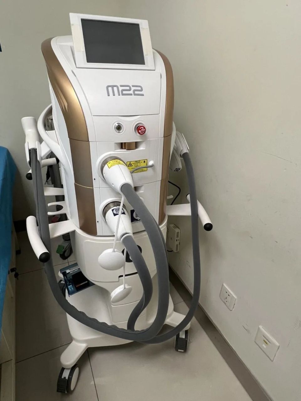 m22,重焕肌肤魅力—东直门医院皮肤科二区新增m22超光子嫩肤治疗