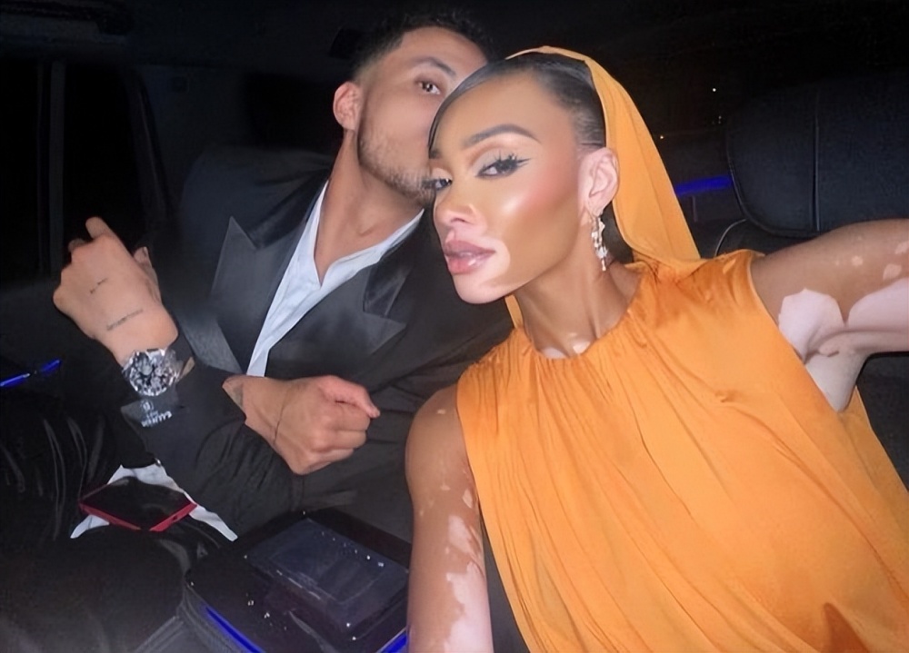 库兹马秀恩爱超模女友露面全身半黑半白太独特nba另类花魁