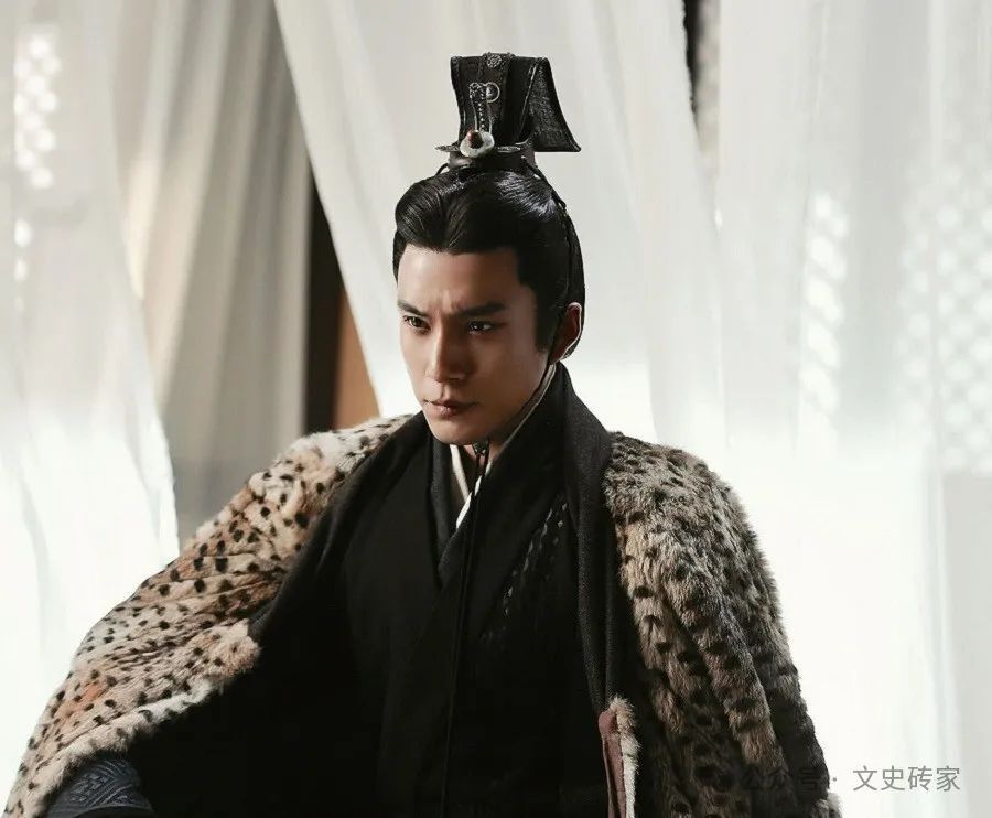 虽然慕容详已死并下葬,但拓跋珪还是将他的尸体挖出