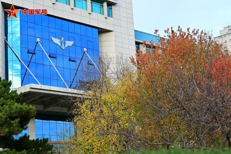 祝高考学子们,金榜题名,旗开得胜,高考加油!我们在空军航空大学等你.