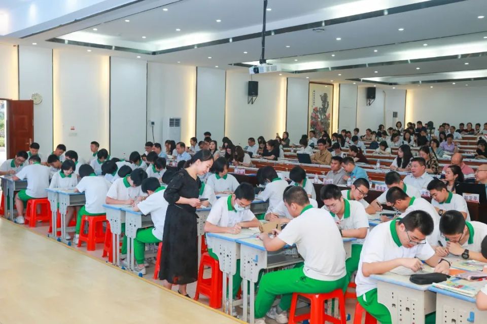 中小学作文智能教学研讨会暨"面向未来的作文教学"研