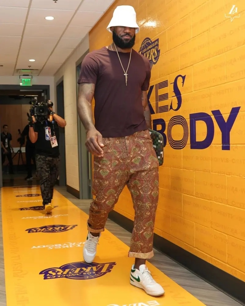 nba早报|湖人大将复出 小卡出战成疑 雄鹿利字均受伤