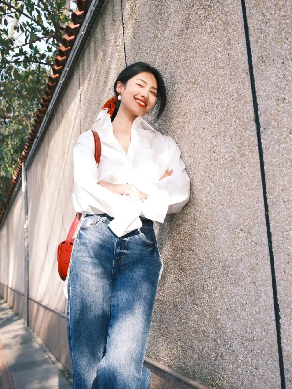 被10套衬衫配牛仔裤惊艳7种核心点穿搭秘诀解析照穿也美