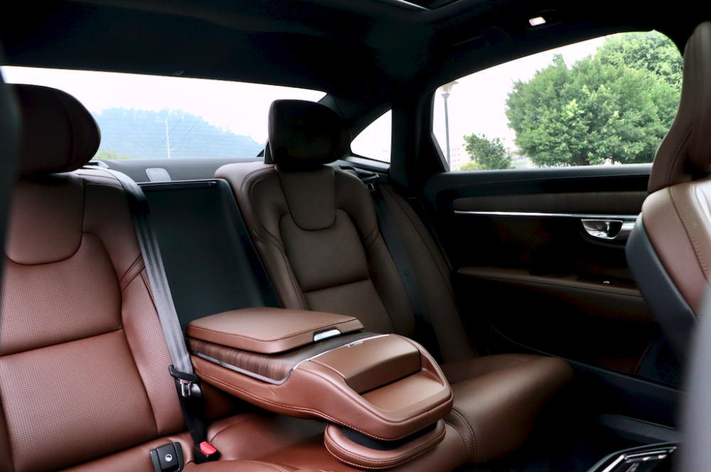 来看看真正的"环保先锋"沃尔沃s90 t8_腾讯新闻