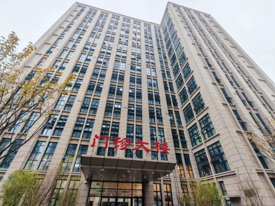 新建门诊综合楼将于(重庆中医药学院附属垫江医院)重庆市垫江县中医院