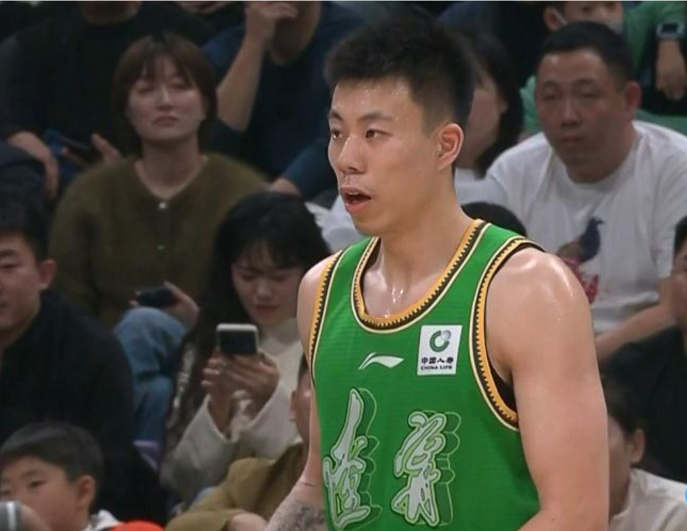 扎心记者赛后采访张镇麟就剩你了金金一脸生气小表情那我走