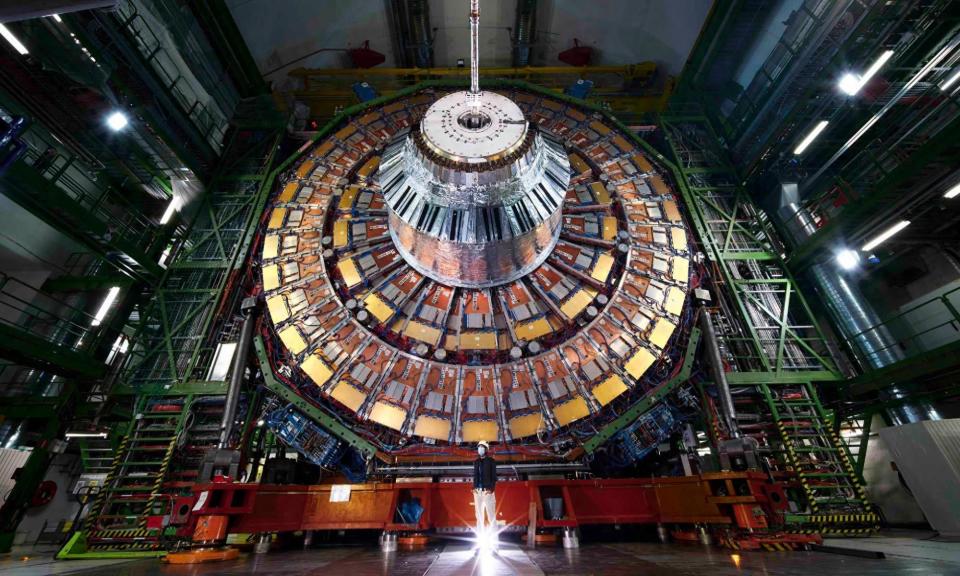 在大型强子对撞机上解开宇宙基本力的里程碑_腾讯新闻