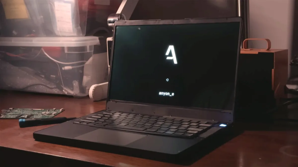 耗时6个月，高中生“自制”开源笔记本：4K屏、7小时续航，启动比MacBook Pro还快3秒！
