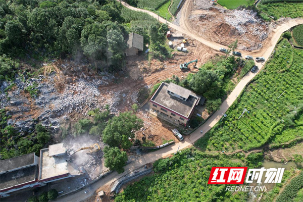 东安县花桥镇推进邵永高铁征地拆迁工作:以项目之"进"鼓足发展之"劲"