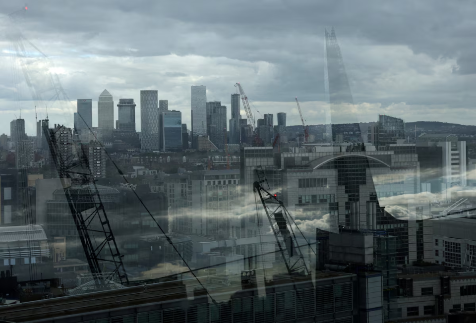 英国8月经济增长超预期，人工智能相关行业提供支撑_腾讯新闻