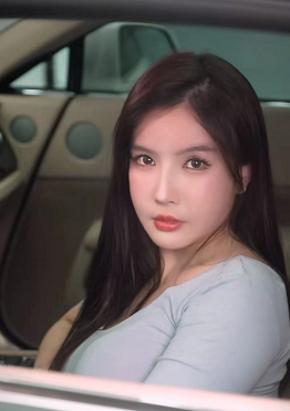 女主播换平台首播,换美颜后胖若两人,称某音小鲜肉多,自己前途无限!