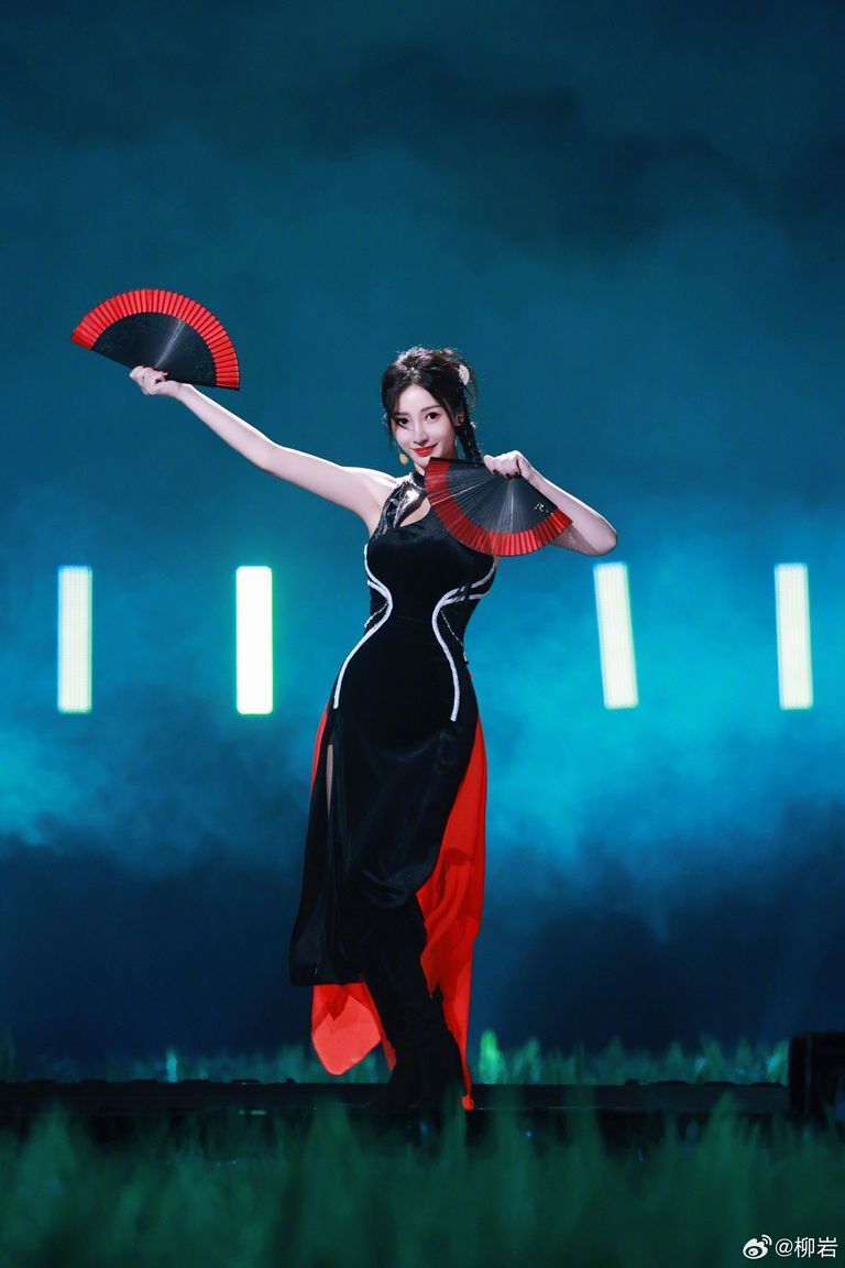 柳岩,终于敢对"恶趣味"说不