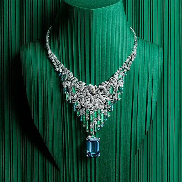 亚洲首富夫人祖母绿比风油精还大,1000克拉珠宝亮瞎眼!