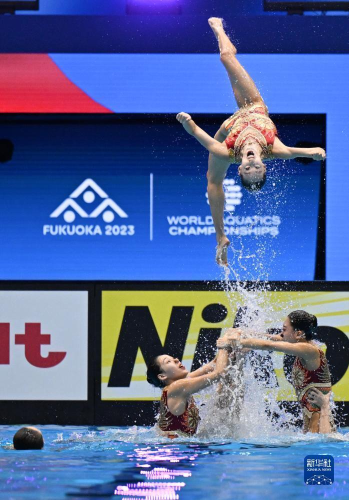 当日,2023年世界游泳锦标赛花样游泳表演秀在日本福冈举行.