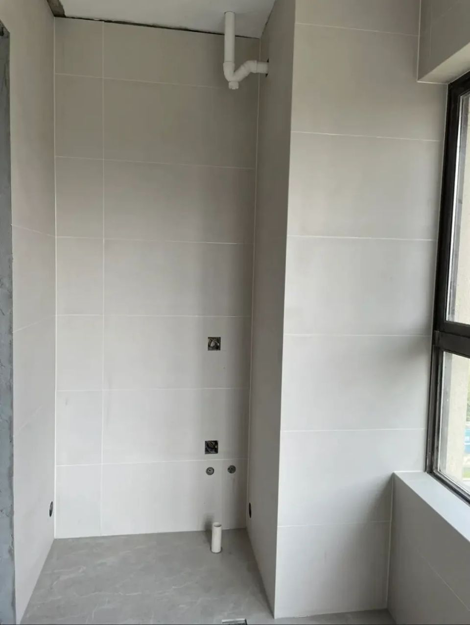 经历了雨季才知道阳台墙面贴瓷砖和刷乳胶漆的区别_腾讯新闻