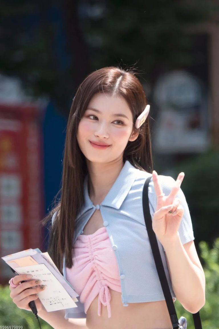 周扬青的长直发,竟是显发量的神