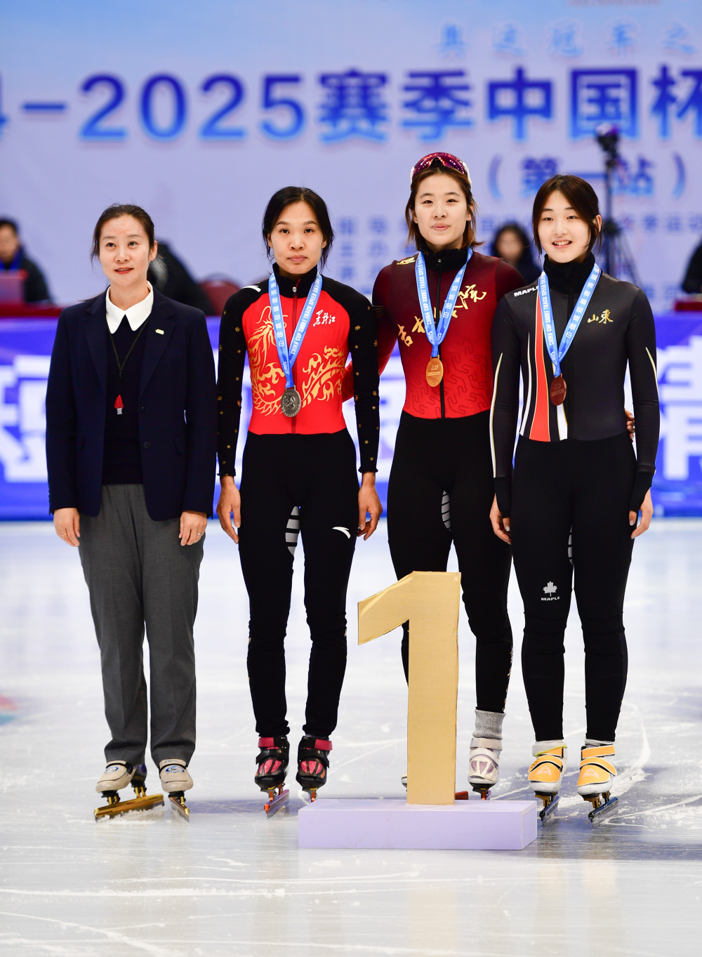 女子短道速滑历届冠军图片