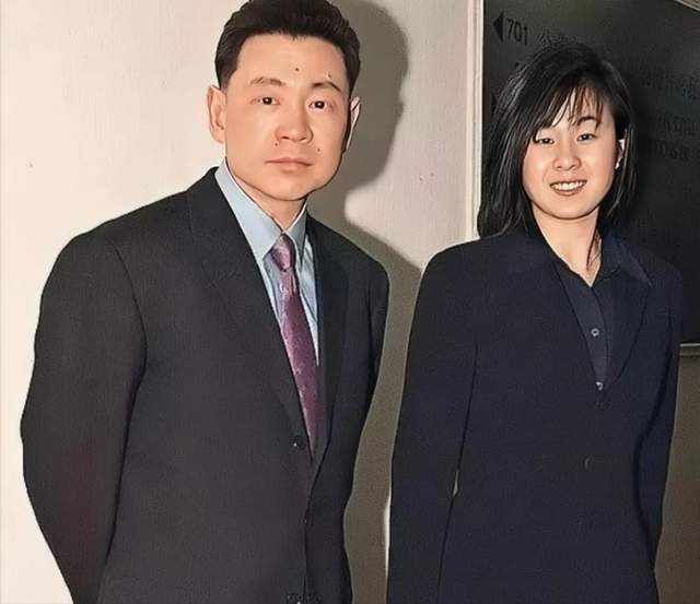 刘銮雄遗嘱财产给宝咏琴儿子,香港豪门最惨原配击败了甘比?-腾讯新闻