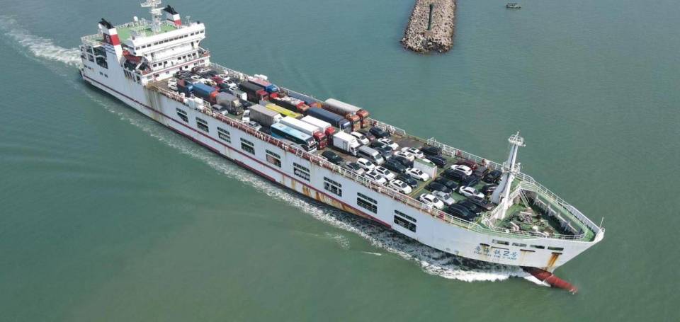 轮渡难上,车险拒保,新能源车成为"二等公民"_腾讯新闻