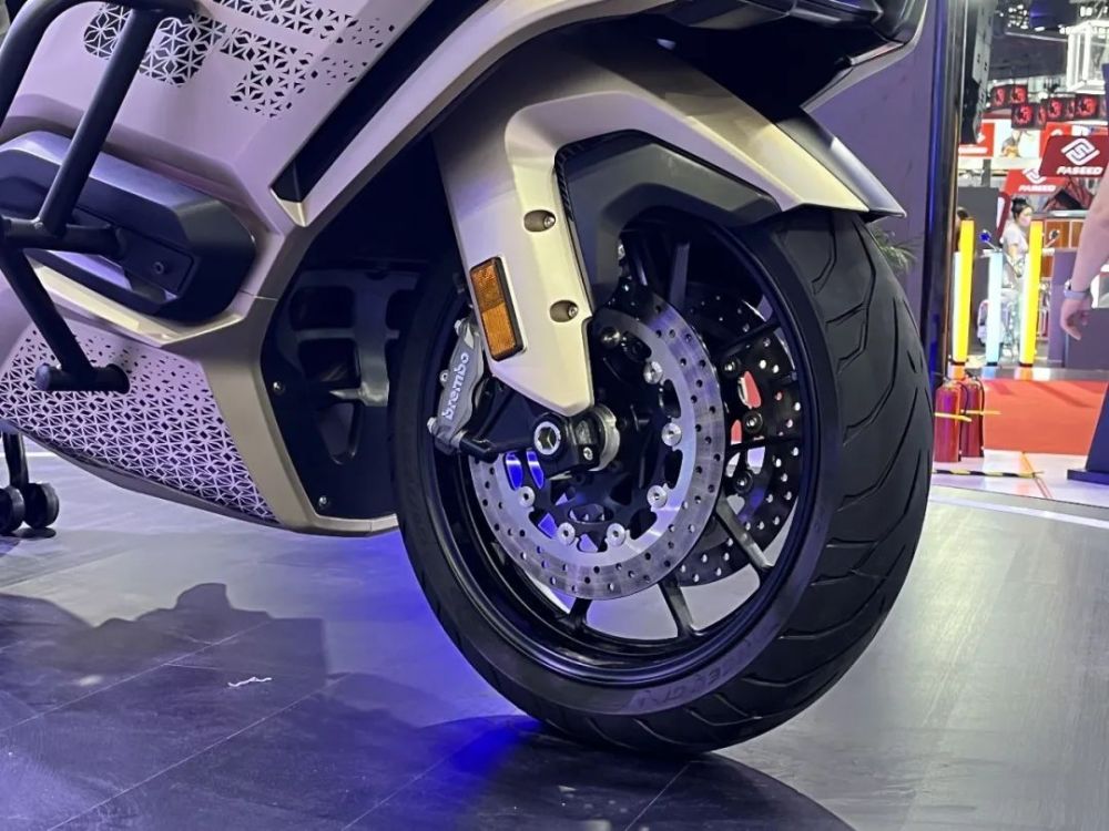 极具特色的旅行车杰迪麒麟750北京摩展亮相