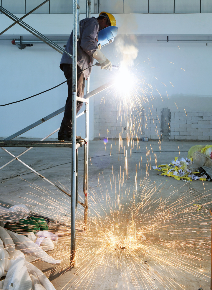 消防实验室丨违规电焊切割作业如何引发火灾