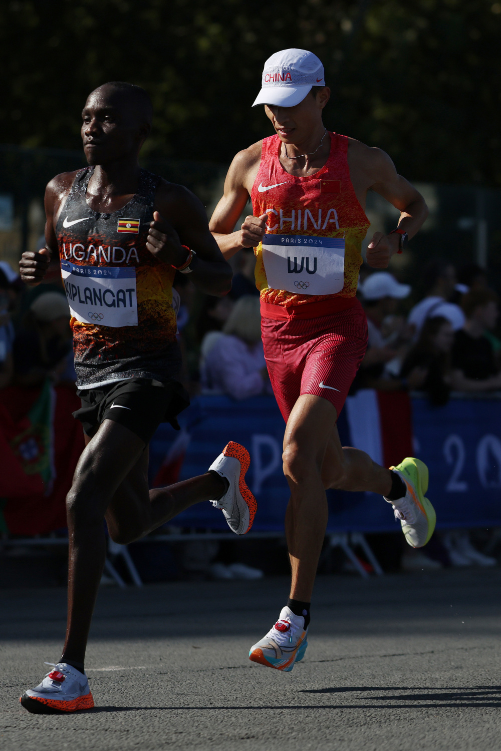 巴黎奥运会丨田径男子马拉松塔米拉特托拉获得冠军2
