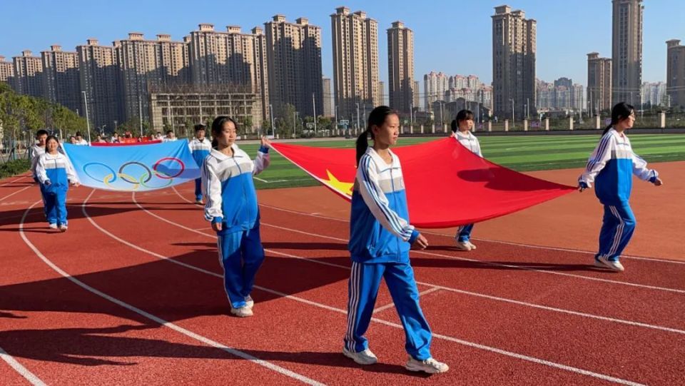 寿县第三中学教育集团新桥初中成功举办第一届田径运动会暨第一届阳光