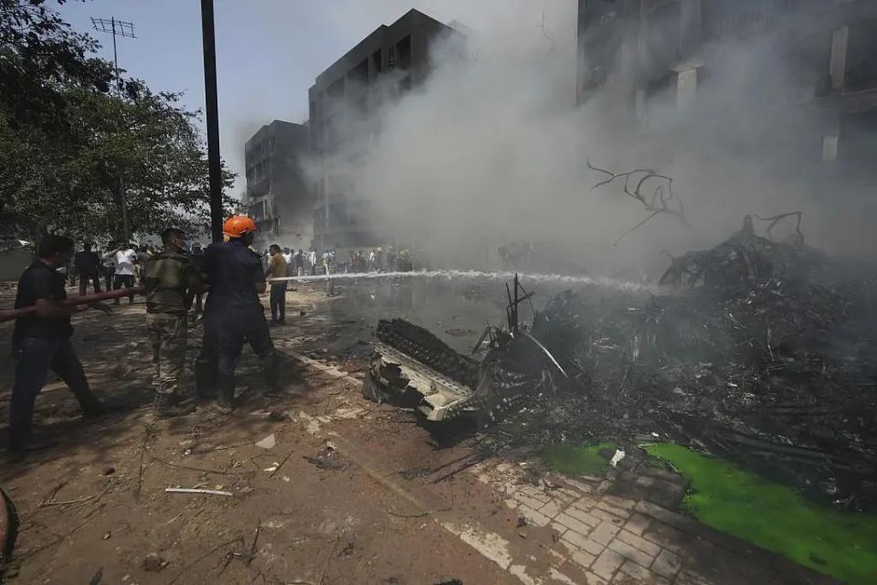 印度坠机事故致超290人死亡！空难幸存者：可以走路离开现场！自述起飞30秒后听到