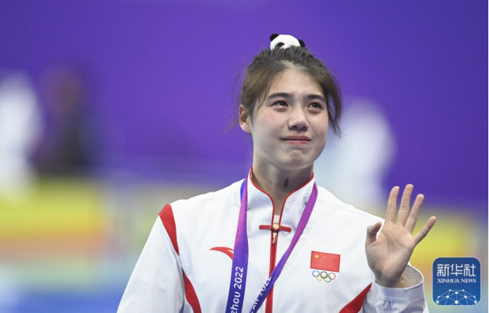 获评感动中国年度人物,江苏姑娘张雨霏回应!_腾讯新闻