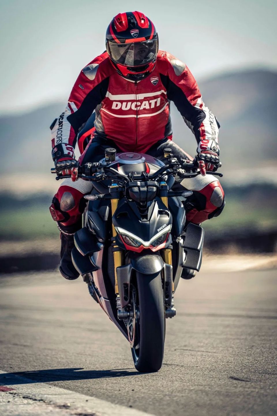 街霸之巅,ducati streetfighter v4 sp2