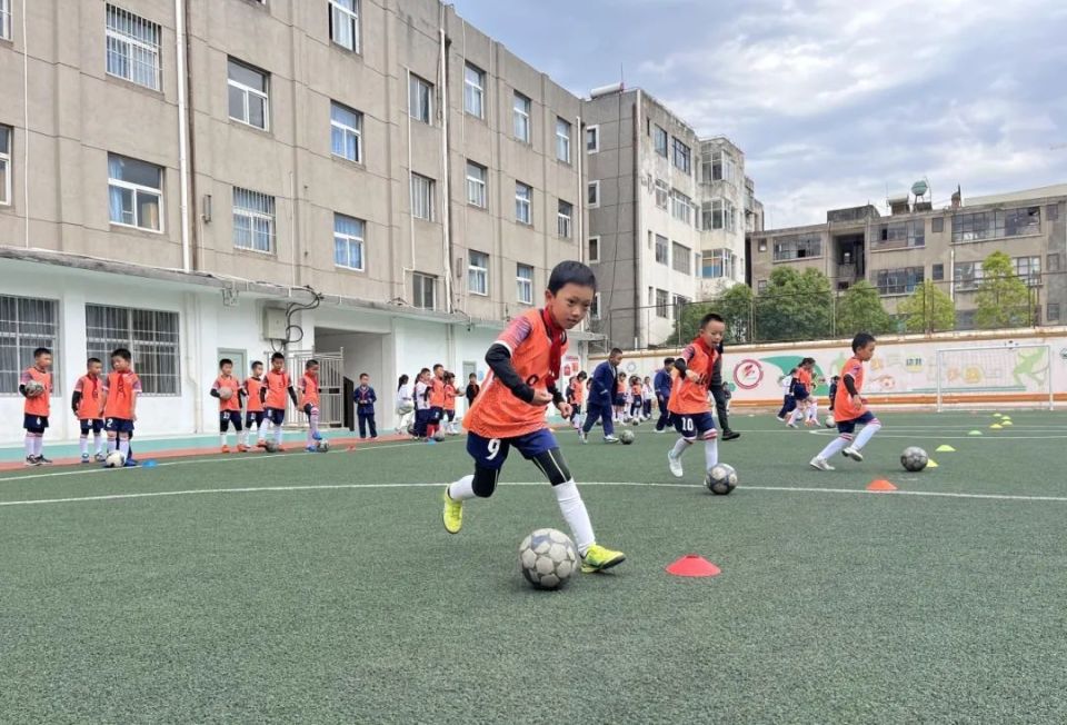 下关四小:多彩校园活动 践行素质教育