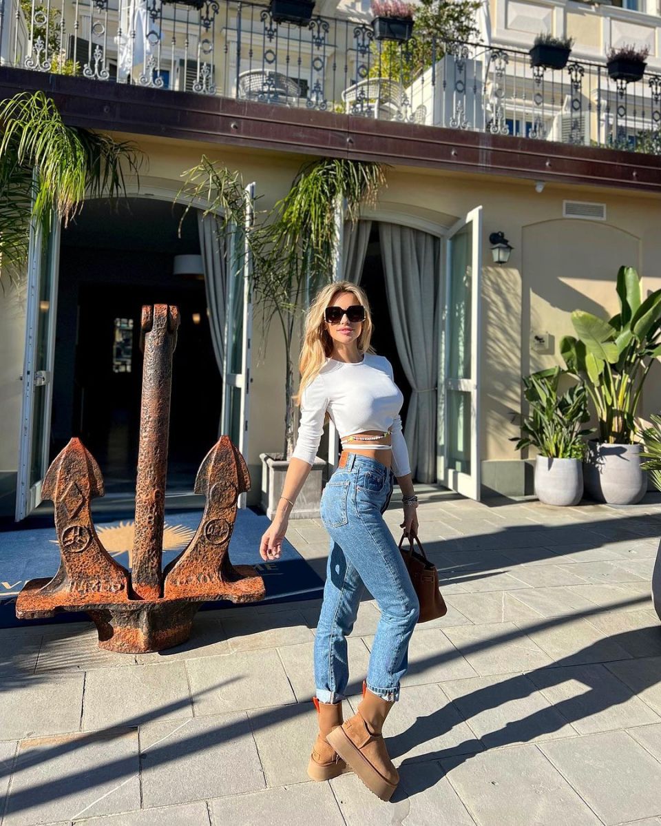 【社交秀】卡里乌斯女友性感球衣秀 c罗乔治娜甜蜜日常_腾讯新闻