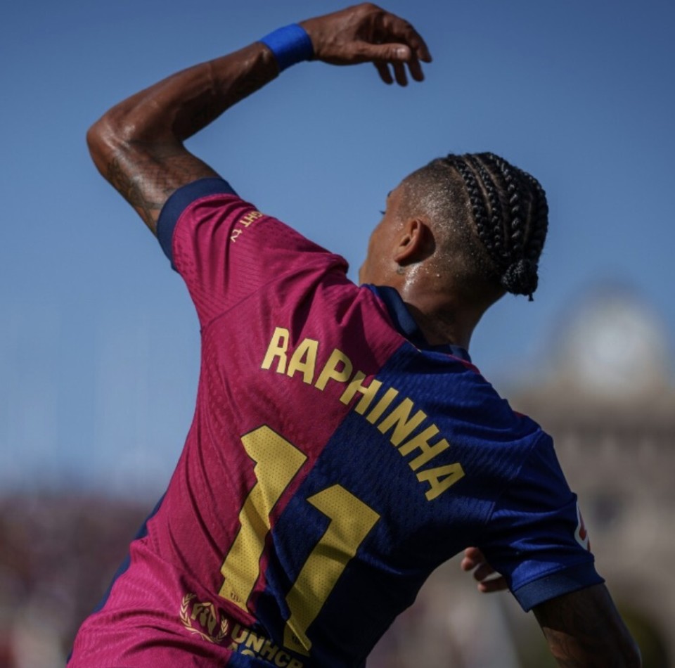 杀疯了!拉菲尼亚巴萨生涯首次上演帽子戏法_腾讯新闻