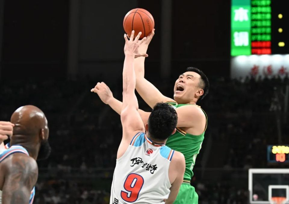 辽篮取得开门红!