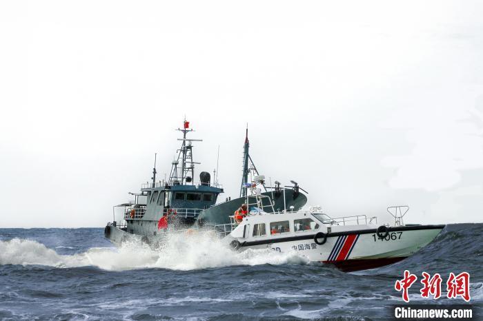新年开训福建漳州海警编队出航演练