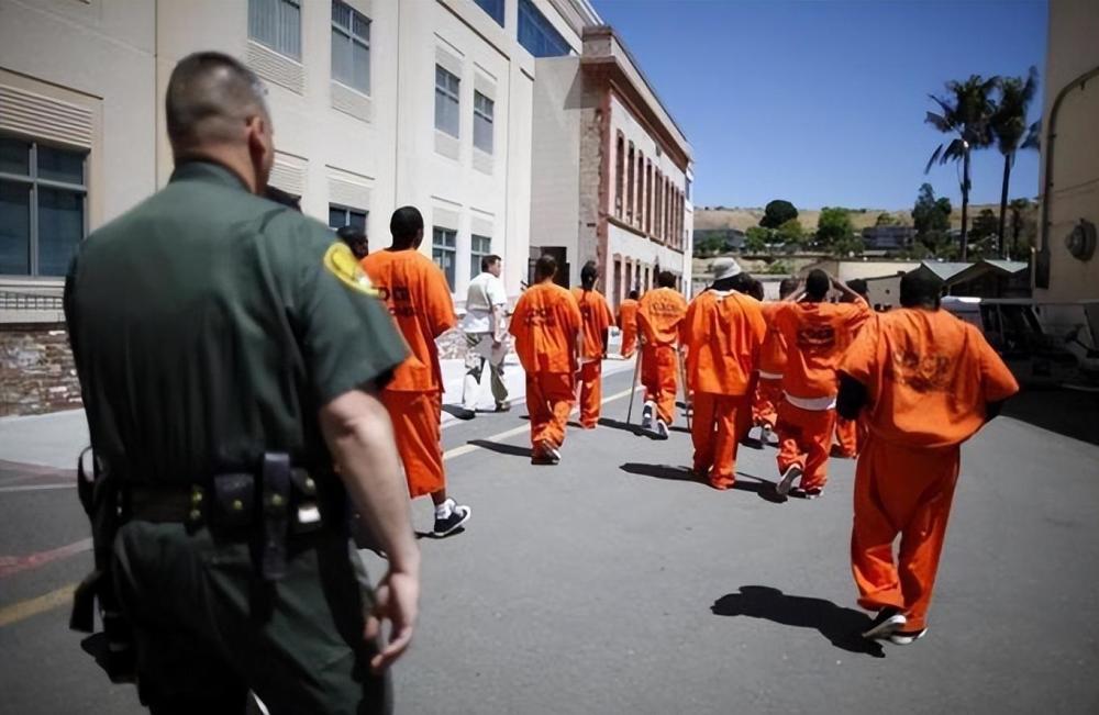 世上最硬核的监狱:罪犯宁愿被枪毙,至今无人敢越狱_腾讯新闻